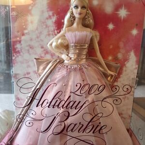 Barbie 2009 Holiday Doll in Pink Gown